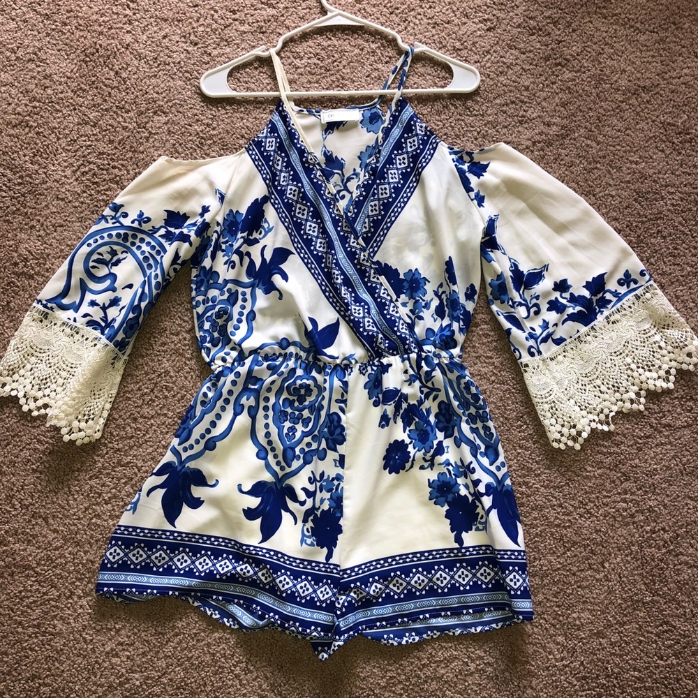 Cold Shoulder Romper Size L
